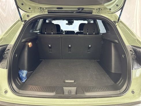 Certified 2024 Chevrolet Trax RS w/ Driver Confidence Package image 22