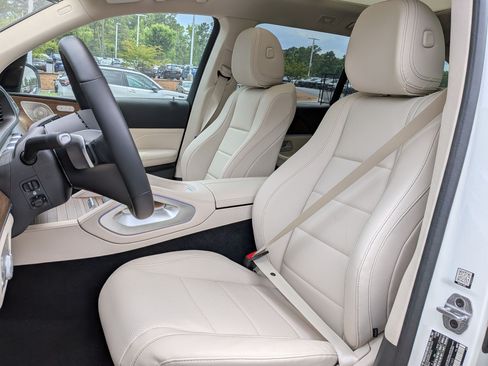 Certified 2025 Mercedes-Benz GLS 450 4MATIC image 13
