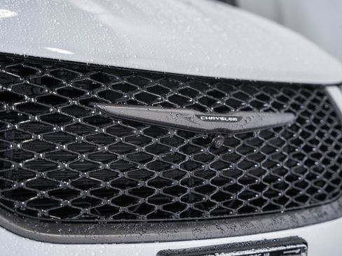 New 2026 Chrysler Pacifica Select image 10