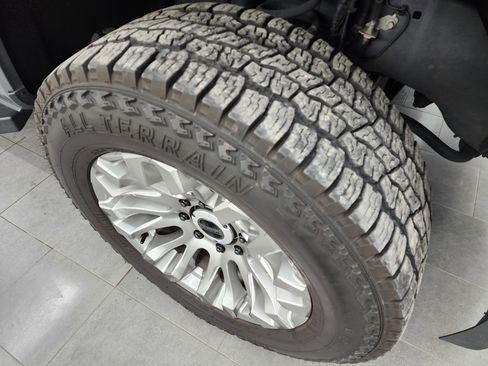 Used 2022 Ford F250 XLT w/ XLT Premium Package image 3