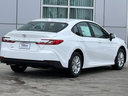 Used 2025 Toyota Camry LE w/ Convenience Package AWD/4WD image 4