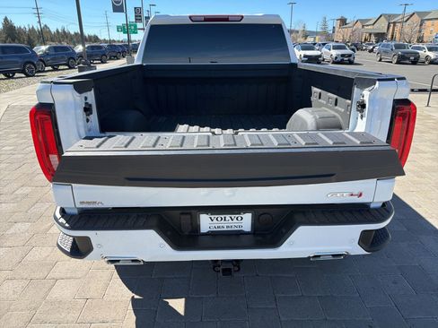 Used 2023 GMC Sierra 1500 AT4 image 4