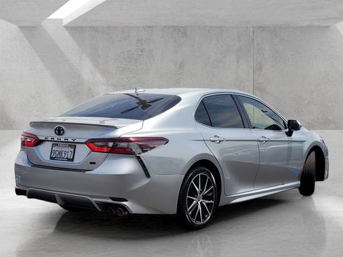 Used 2023 Toyota Camry SE w/ Convenience Package FWD image 5