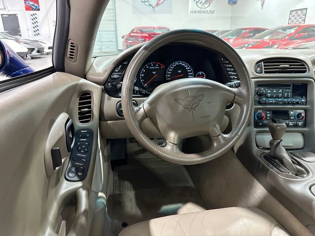 Used 2004 Chevrolet Corvette Coupe w/ Preferred Equipment Group RWD image 8