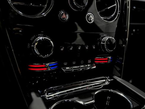 Used 2023 Rolls-Royce Cullinan Black Badge image 24