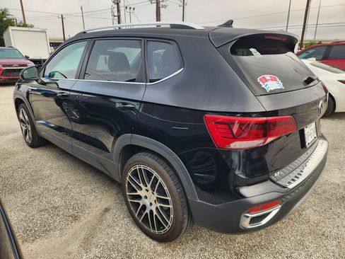 Used 2022 Volkswagen Taos SEL AWD/4WD image 3