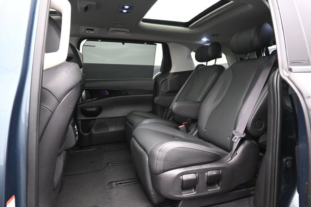 Used 2025 Kia Carnival SX Prestige FWD image 18