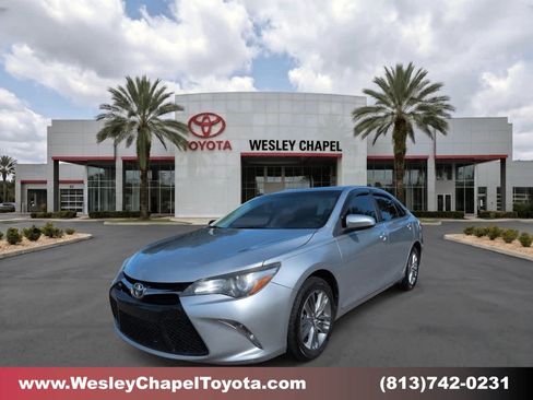 Certified 2017 Toyota Camry SE w/ Moonroof Package FWD image 1