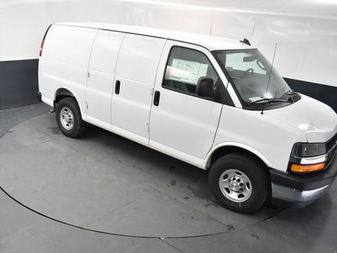 New 2025 Chevrolet Express 2500 w/ Driver Convenience Package RWD image 15