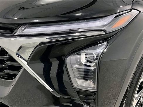 Used 2025 Chevrolet Trax RS image 33