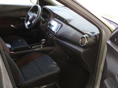 Used 2023 Nissan Kicks SR FWD image 17