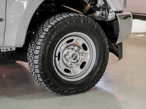 Used 2018 Ford F250 XL w/ Power Equipment Group AWD/4WD image 57