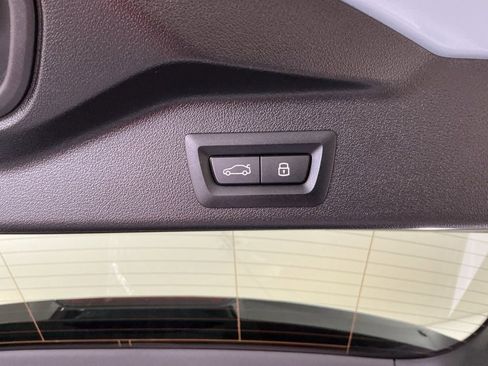 Certified 2025 BMW X5 M60i image 30