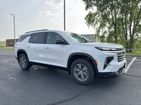New 2026 Chevrolet Traverse LT FWD image 4