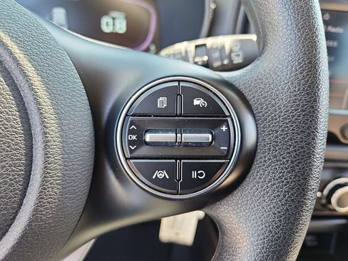 Used 2023 Kia Soul LX FWD image 25
