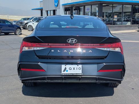 Used 2025 Hyundai Elantra SEL FWD image 6