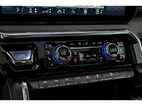 New 2026 GMC Sierra 1500 Denali Ultimate w/ LPO, Black Badging Package AWD/4WD image 18