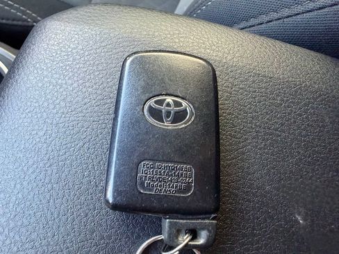 Used 2022 Toyota Tacoma TRD Sport w/ Technology Package AWD/4WD image 31