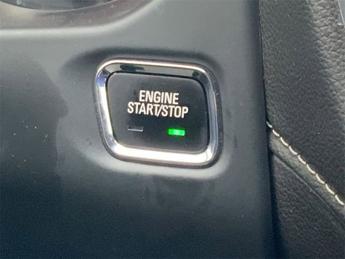 Certified 2023 GMC Acadia SLT w/ Technology Package image 18