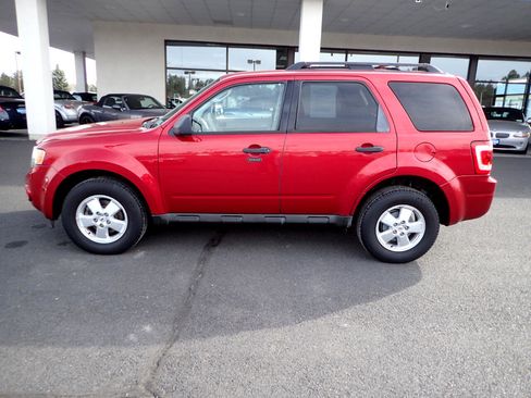 Used 2009 Ford Escape XLT image 2