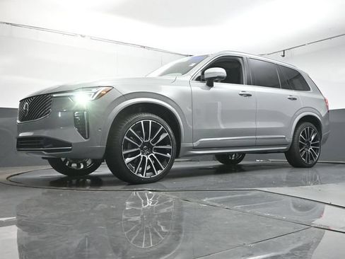Used 2026 Volvo XC90 B6 Plus w/ Protection Package Premier AWD/4WD image 36