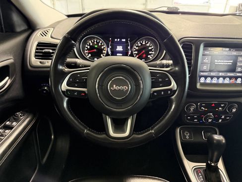 Used 2020 Jeep Compass Latitude FWD image 14