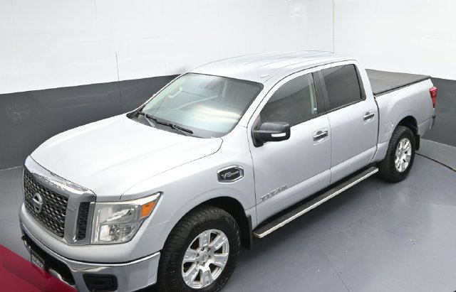Used 2017 Nissan Titan SV AWD/4WD image 18
