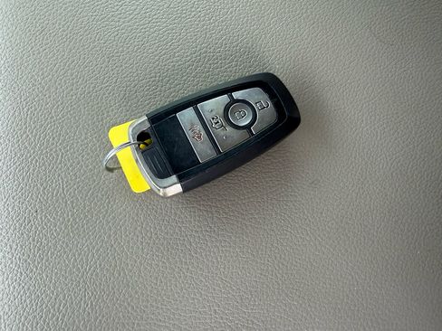 Used 2020 Ford Expedition Max XLT image 44