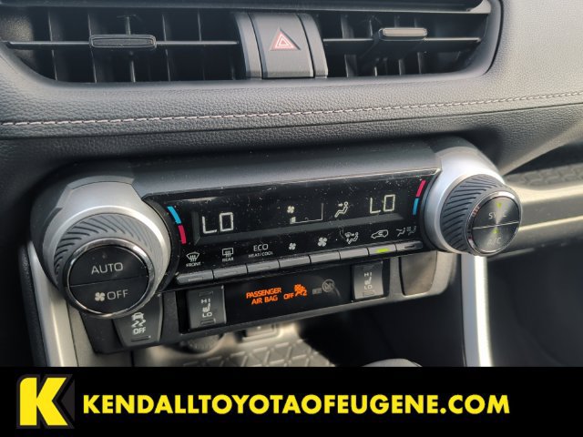Used 2021 Toyota RAV4 XLE w/ Convenience Package AWD/4WD image 17