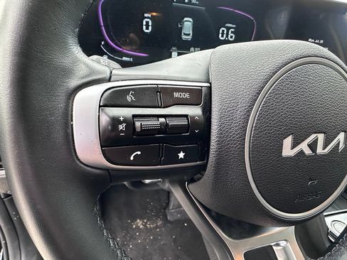 Used 2025 Kia Sportage EX FWD image 13