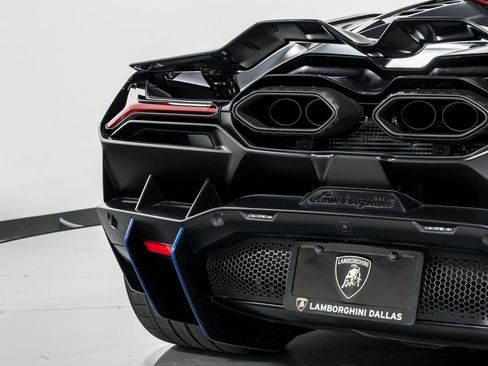 Used 2025 Lamborghini Revuelto AWD/4WD image 47
