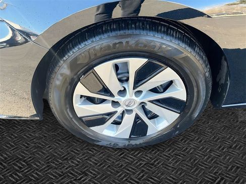 Used 2025 Nissan Altima 2.5 S FWD image 10