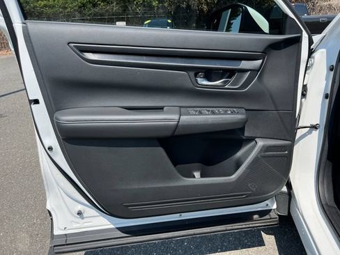 Used 2025 Honda CR-V EX image 16