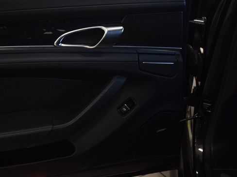 Used 2012 Porsche Panamera 4 image 69