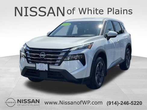 Certified 2025 Nissan Rogue SV AWD/4WD image 2