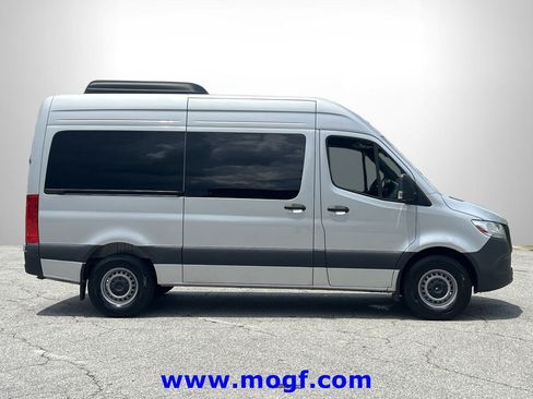 Used 2024 Mercedes-Benz Sprinter 2500 image 25