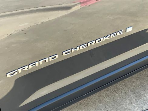 New 2025 Jeep Grand Cherokee Laredo image 15