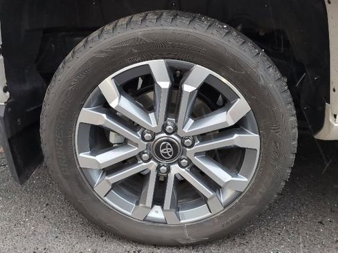 Used 2025 Toyota 4Runner Limited image 9