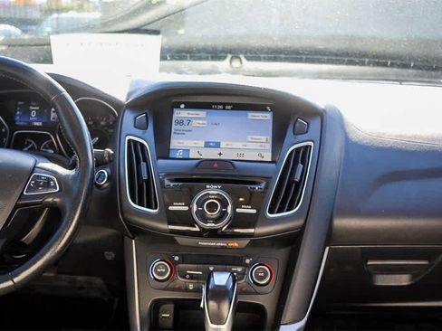 Used 2017 Ford Focus Titanium image 19