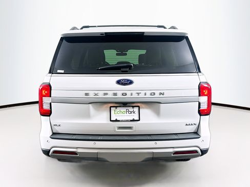 Used 2024 Ford Expedition Max XLT image 7