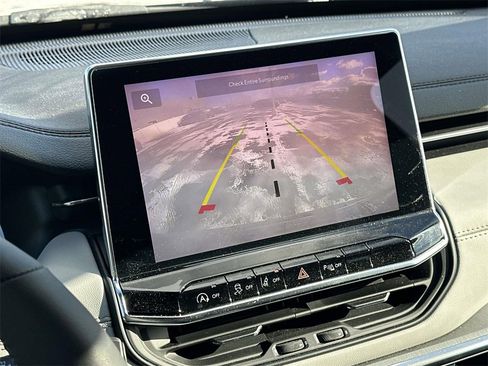 Used 2024 Jeep Compass Limited image 24