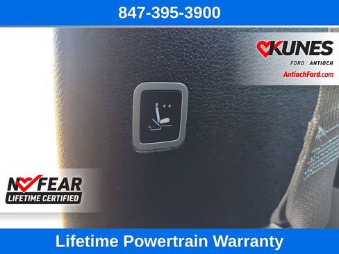 Used 2024 Chrysler Pacifica Touring-L image 36