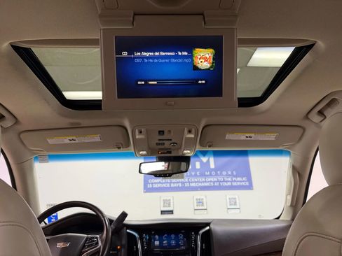 Used 2015 Cadillac Escalade Premium image 9