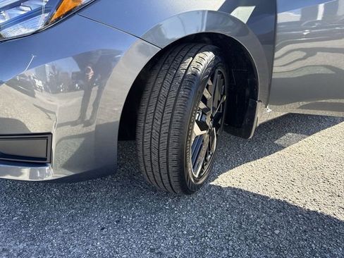 Used 2025 Nissan Versa SR w/ Trunk Package FWD image 30