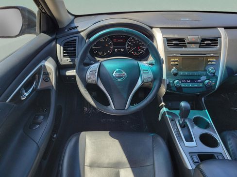 Used 2015 Nissan Altima 2.5 SL w/ Moonroof Package FWD image 5