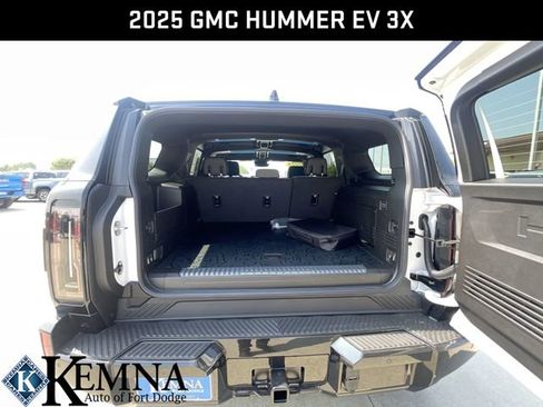 New 2025 GMC Hummer EV 3X image 30