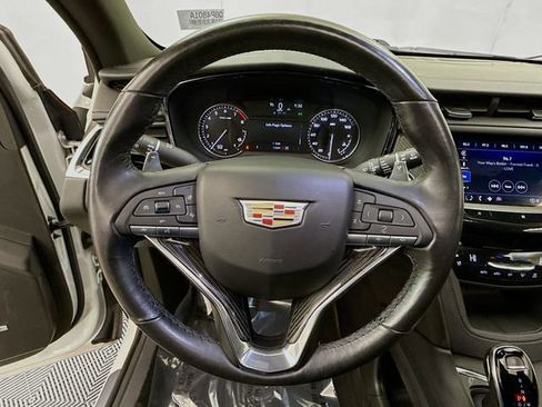 Used 2021 Cadillac XT6 Sport image 13