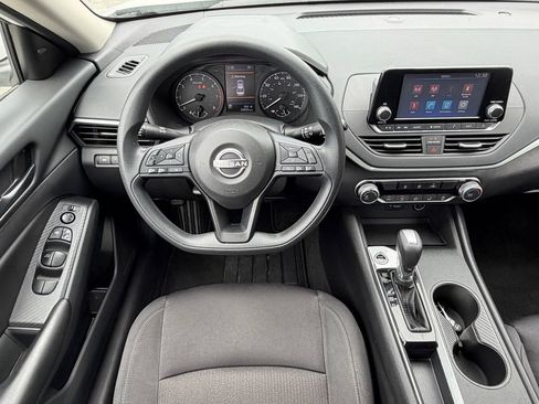 Used 2023 Nissan Altima 2.5 S FWD image 14