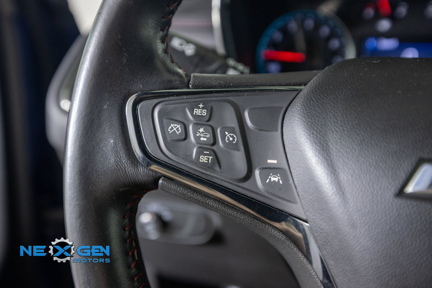 Used 2022 Chevrolet Equinox RS w/ LPO, Floor Liner Package FWD image 15