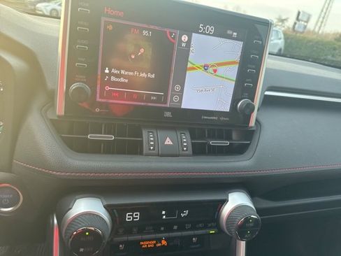 Used 2021 Toyota RAV4 XSE w/ Premium Package image 9